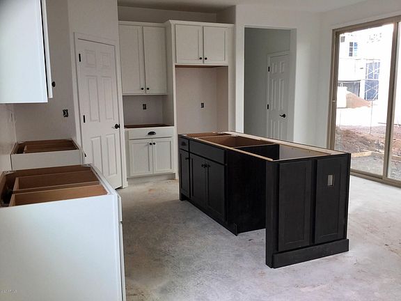 3rd image of 2046 W Desert Hollow Dr