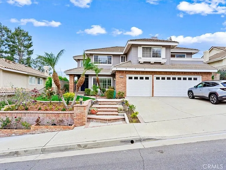 2634 N Waterford St — Photo 1