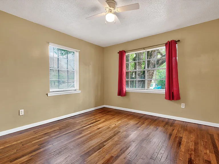213 Book Ave — Photo 20