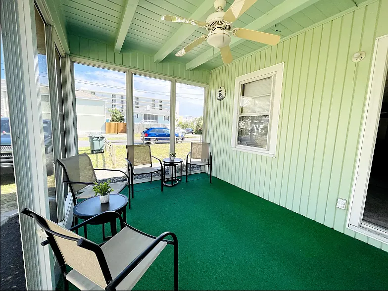 2 bed, 700 sqft, $1,500 — Photo 2