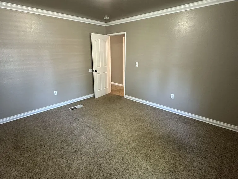 2601 S Kloth Dr — Photo 16