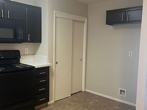 4th image of 3114 Brookside Dr #D