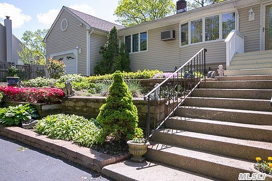 2nd image of 8 Annetta Ave