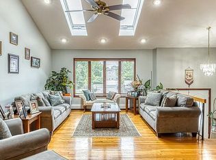 1858 Meadowbrook Rd, Merrick, NY 11566