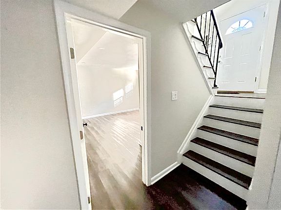 3rd image of 1654 Forest Dr