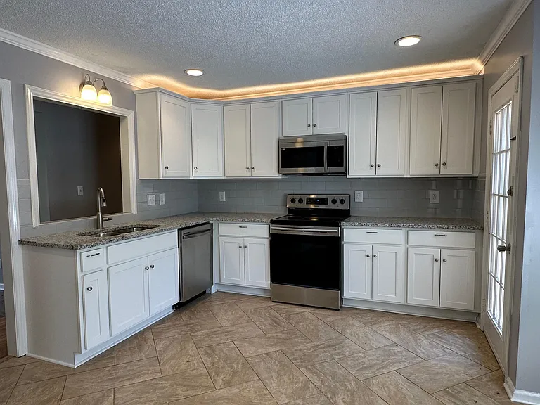 3220 Hickory Ridge Dr — Photo 11