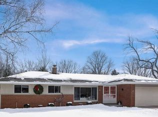 3220 Bermuda Blvd, Brookfield, WI 53045