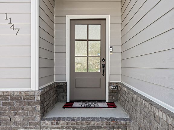 3rd image of 1147 Malinda Ln