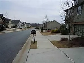 3 bed, 3.0 bath, 2265 sqft, $2,500 — Photo 3