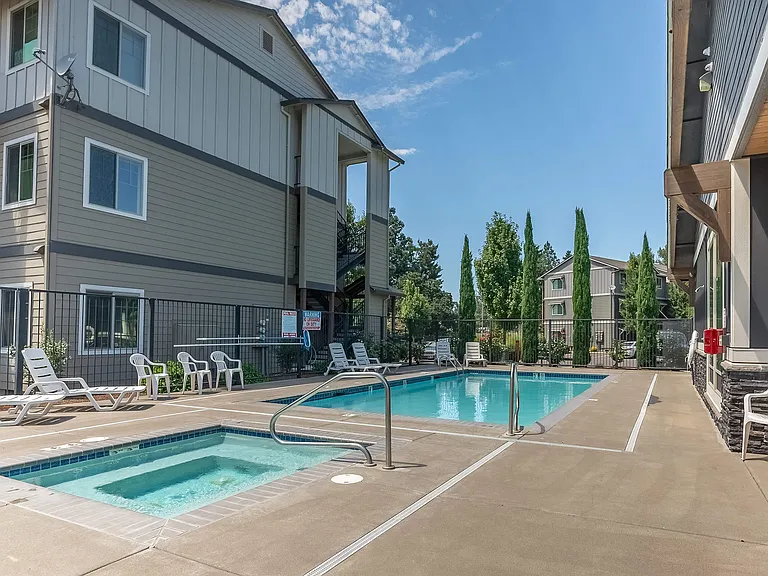 Silverplace Apartment Homes — Photo 17