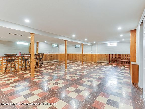 5th image of 130 Lexington Ave