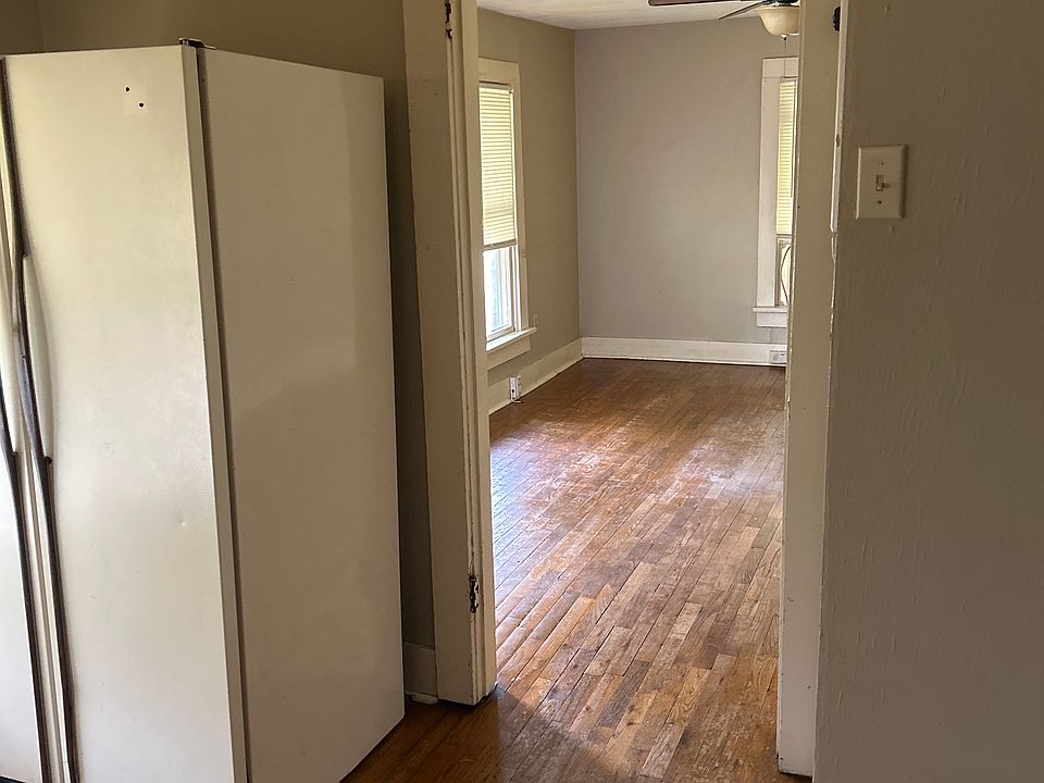 2nd image of 3721 Jenny Lind Rd
