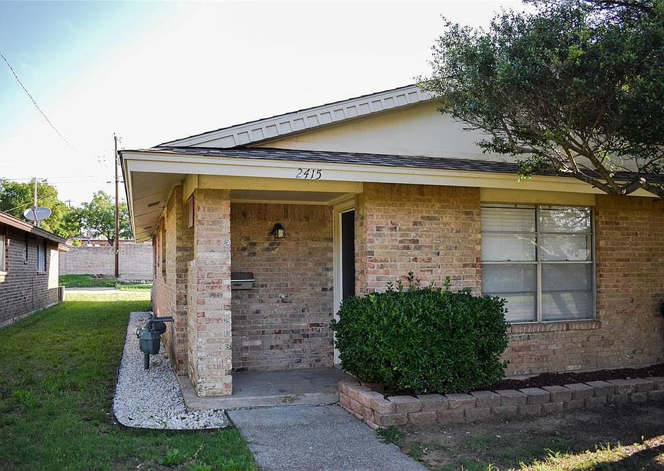 1st image of 2415 Woodoak Ct