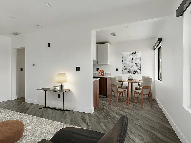 230 S Carondelet St #1 — Photo 7