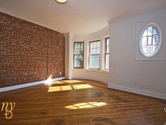 3rd image of 857 Park Pl #2