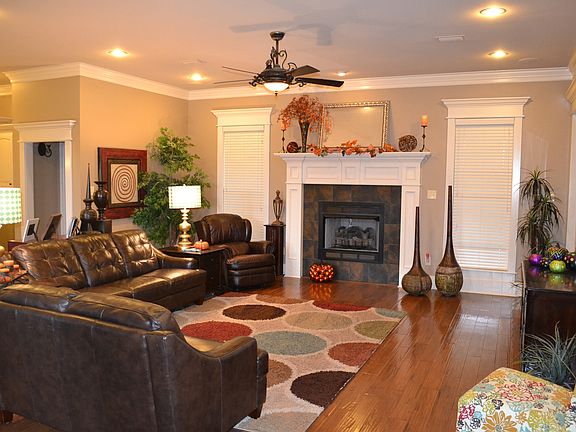 2nd image of 25 Duncan Ln