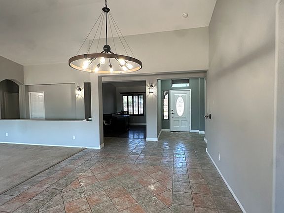 3rd image of 1107 W Tamarisk Ave