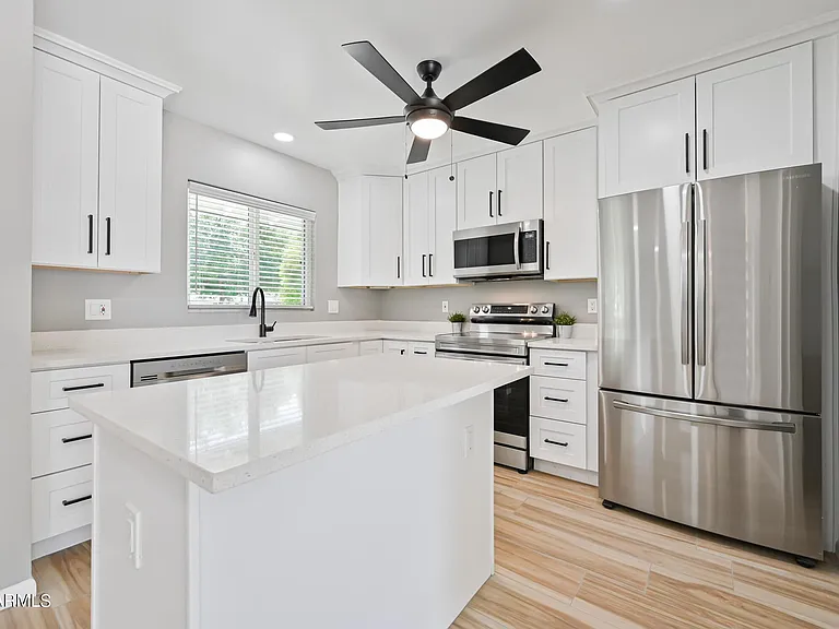 1226 W Rancho Dr — Photo 13
