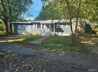 102 Branch Ln, Dixon, MO 65452