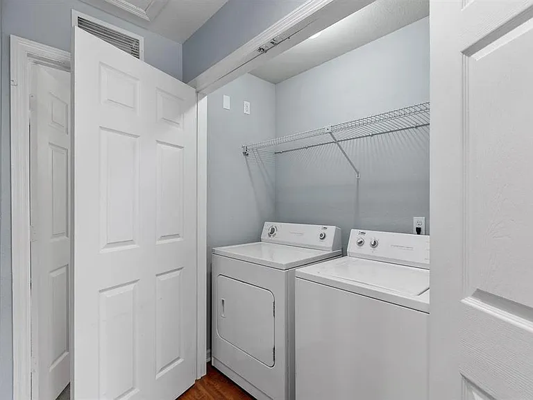 2307 Timber Oaks Ln — Photo 29