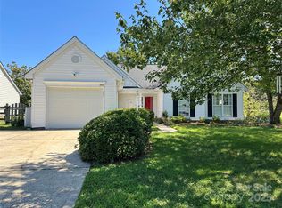 3900 Canterbrook Dr, Charlotte, NC 28269