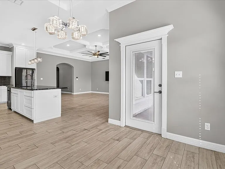 6718 Stuyvesant Ct — Photo 17