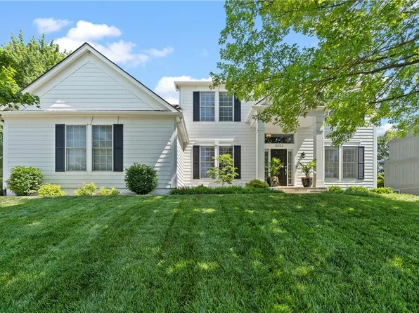 3252 W 145th Ter, Leawood, KS 66224