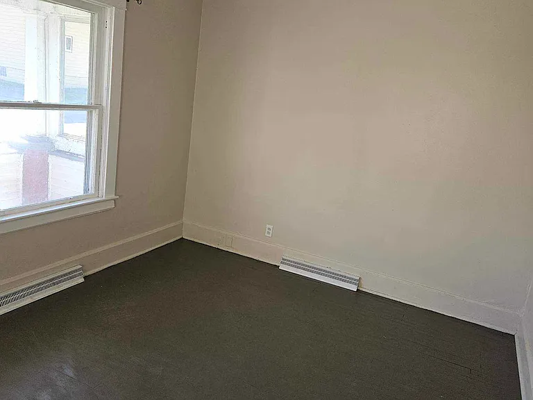 1756 Midland Ave — Photo 6