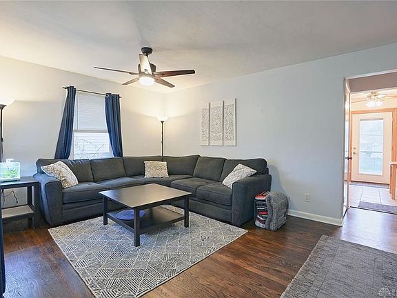3rd image of 3060 Bellflower St