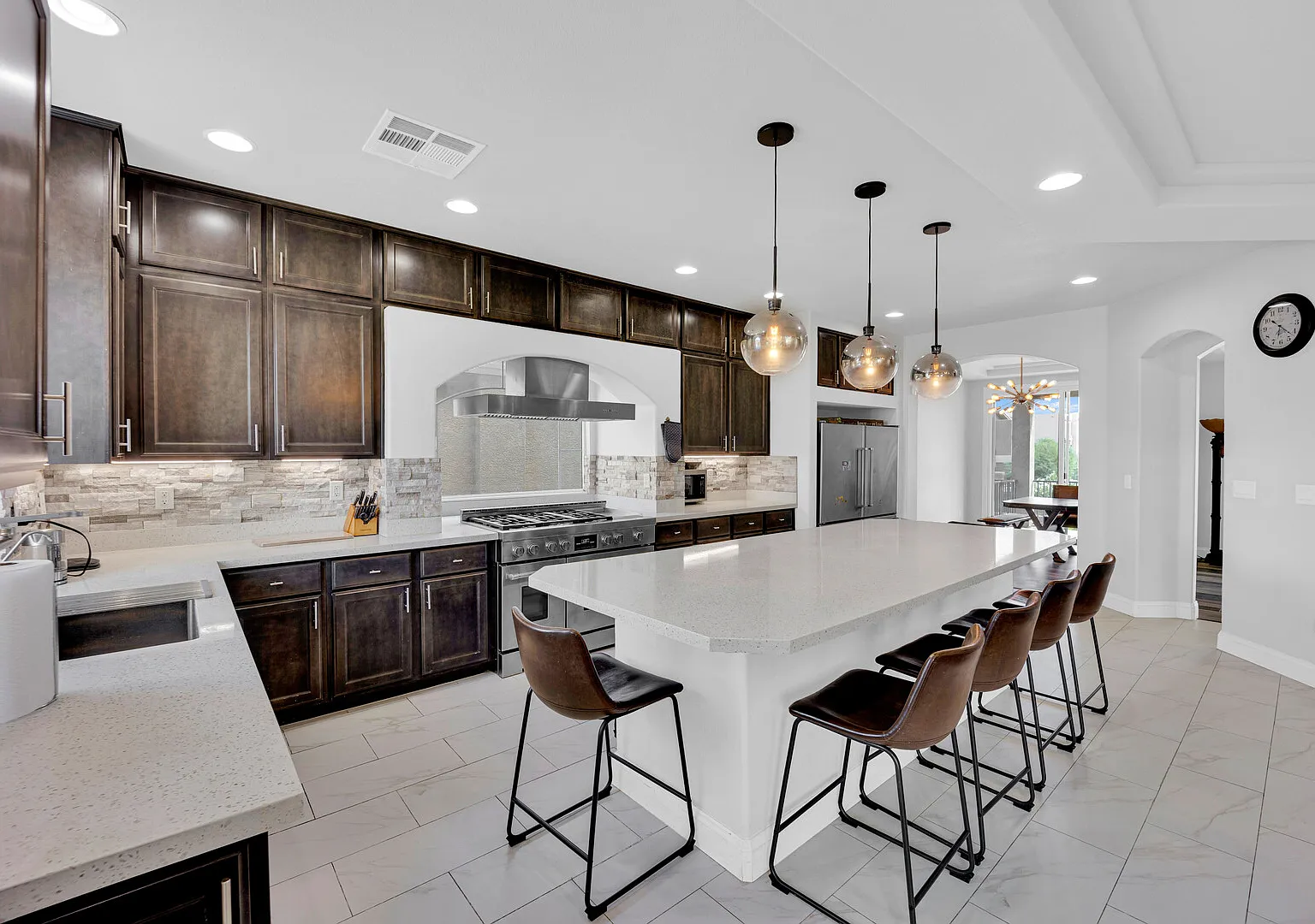 Modern Vegas Home 5 beds 4.5 bath — Photo 3