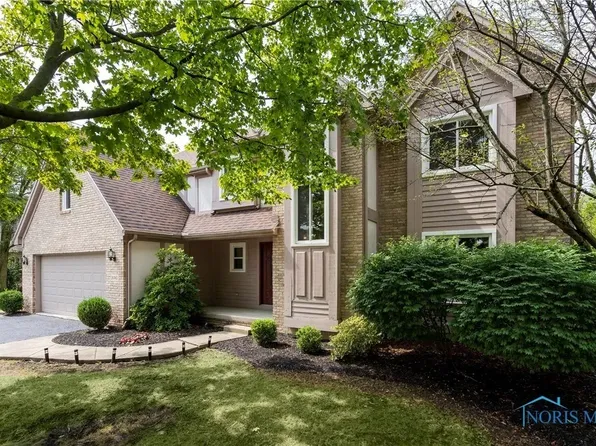 26865 Ottekee Dr, Perrysburg, OH 43551