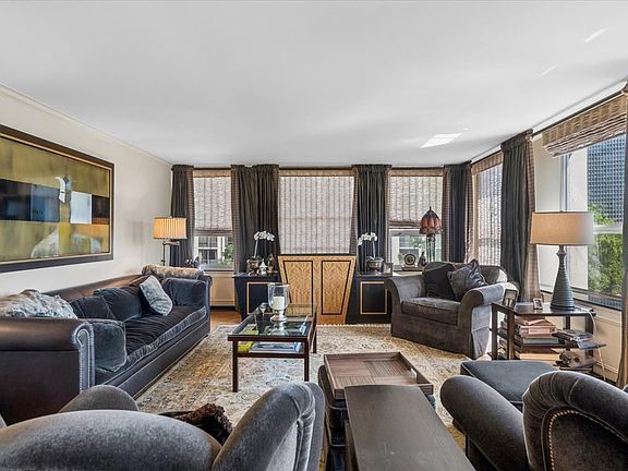 3rd image of 2626 N Lakeview Ave APT 302