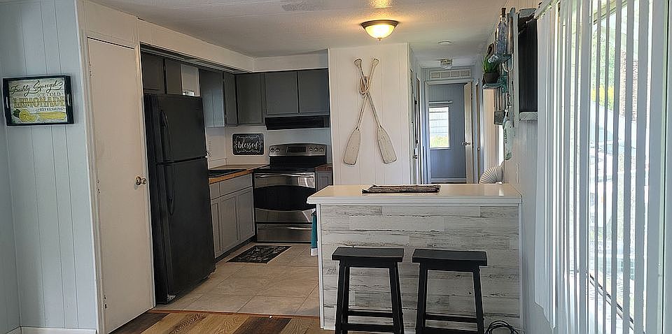 KITCHEN CREW GALLERY