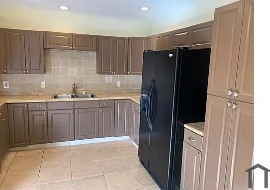 2701 NW 21st St — Photo 24