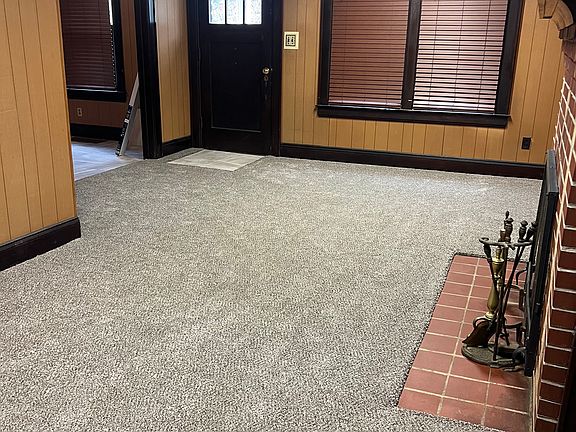 3rd image of 835 Woodward Dr
