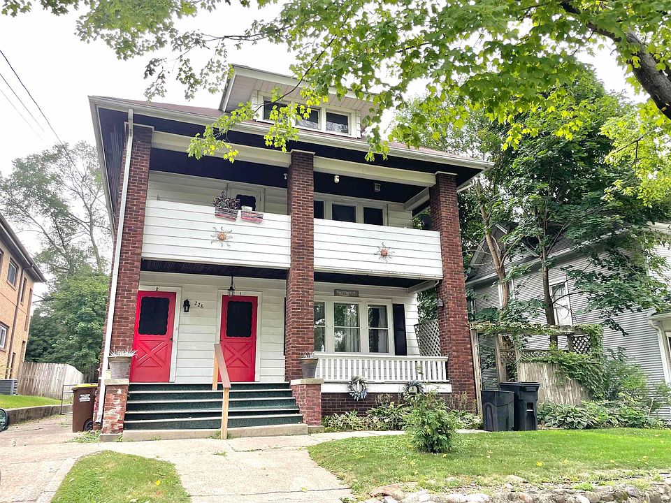 1st image of 228 S Gardiner Ave