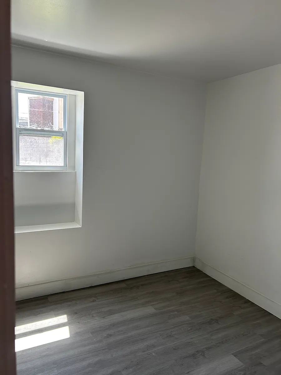 Building Photo - 909 North Ave #1