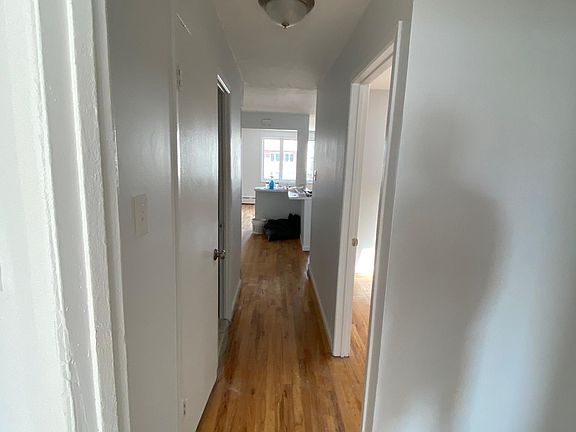 4th image of 2838 Ford St #2