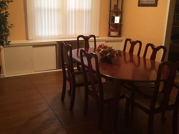 4th image of 1003 Myra Ave