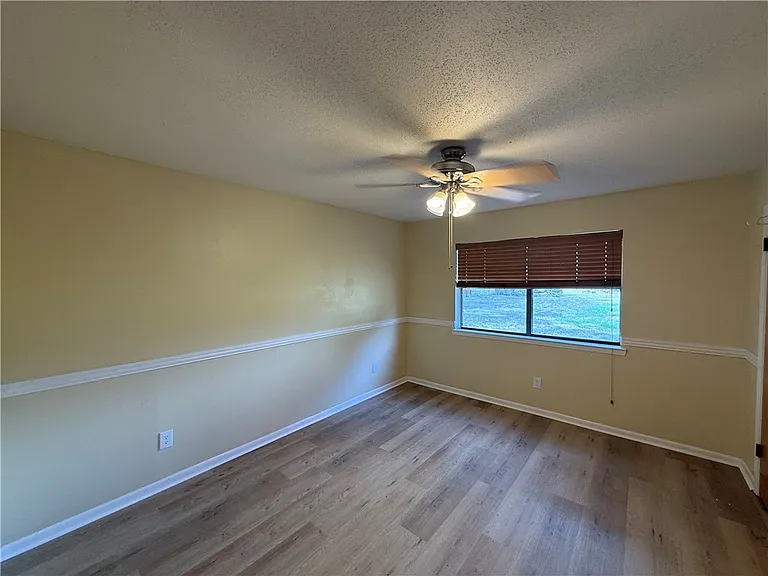 1805 Quail Run — Photo 12