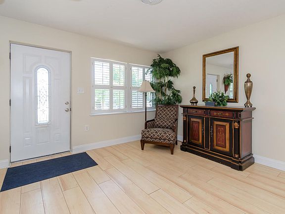 4th image of 236 Coral Dr