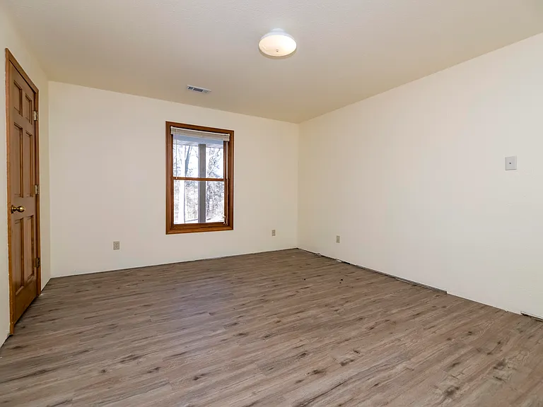 7900 E Saint Charles Rd — Photo 10