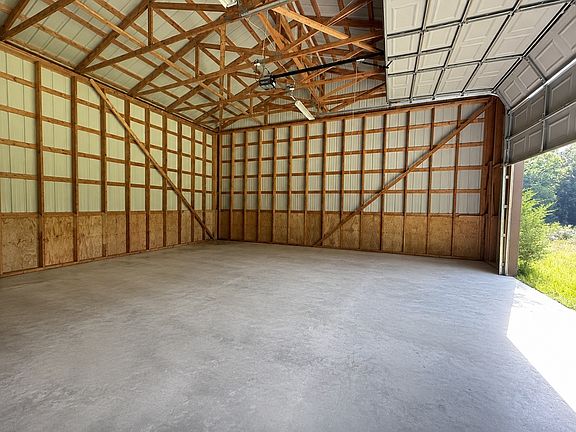 45th image of 162 Tracy Rd