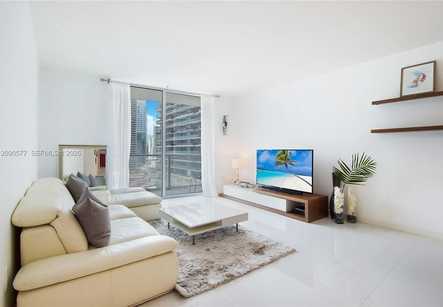 1100 Millecento Residence — Photo 3
