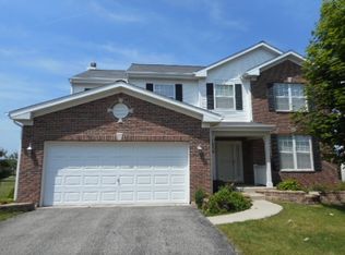 1938 Clarendon Ln, Aurora, IL 60504