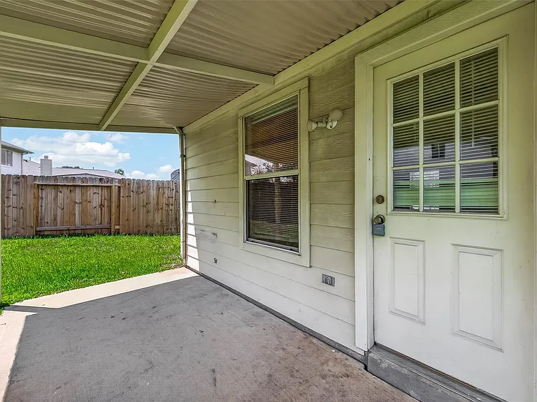 1838 Strongs Ct — Photo 28