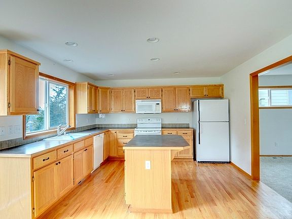 5th image of 27711 78th Ave NW
