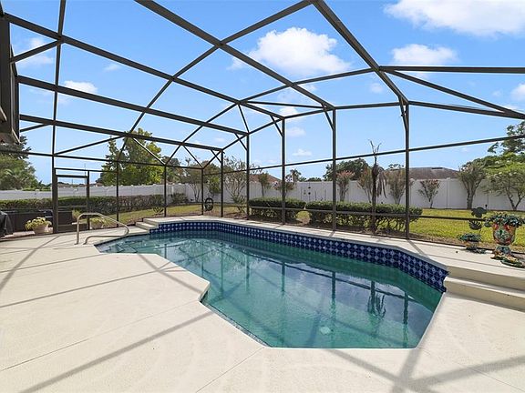 2nd image of 255 LOMA DEL SOL DRIVE