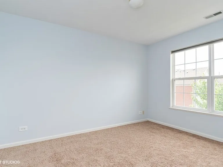 816 Brodhead Dr — Photo 6