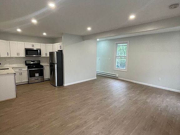 2nd image of 42 E 19th St